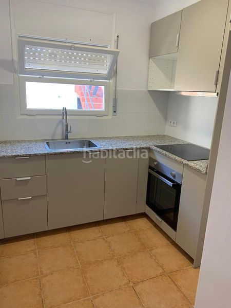 Foto a34a8442-cf88-4811-8a1f-f438862887c8. Casa adossada amb calefacció a Anglès