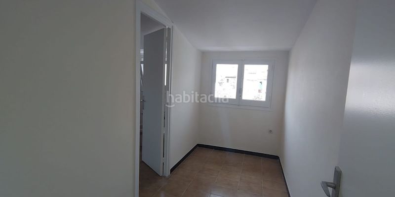 Foto c79e06c4-e7c8-46b5-a74d-9ecd4f4a618a. Casa adossada amb calefacció a Anglès