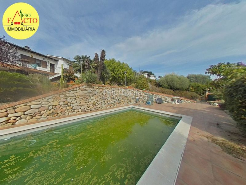 Foto 5226d844-c4e6-4a9f-93a1-cd4070992639. Casa amb calefacció aparcament a Bescanó