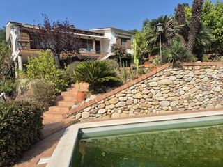 Casa en Bescanó. Casa en venta en bescano, 3 dormitorios.