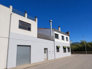 Edificio in Planes d´Hostoles (Les). Edificio en venta en planes dhostoles les, 5 dormitorios.