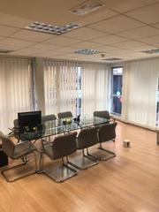Büro in Barrio del Centro. Entreplanta comercial exterior en venta en el centro tradicional