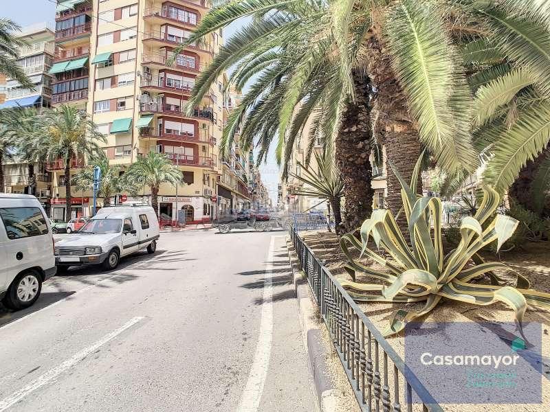 Foto 7ed729eb-4d33-410f-9cb2-58a30e61b651. Geschäftsraum in plaza general mancha 7 in Ensanche-Diputación Alicante