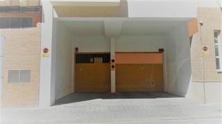 Parking coche en Florida Baja. Plaza de garaje en venta con fácil maniobra