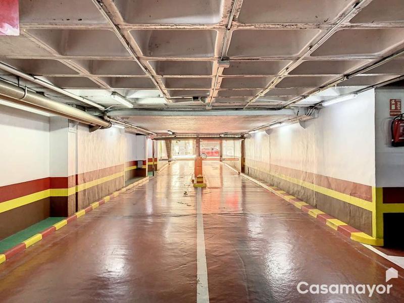 Foto 2cc3f7b0-5030-4b4b-8eb5-9e7d8296b610. Parking voiture dans calle ángel lozano 12 dans Barrio del Centro Alicante