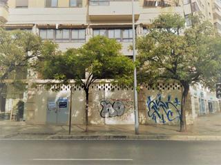 Local Comercial en Avenida Juan Sanchis Candela 31