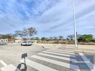 Terreny residencial  Carrer josep lluís sert. Venta de parcelas de uso terciario en el polígono industrial