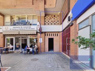 Local commercial  Calle luis braille. Local comercial en venta con una superficie de 246 m2 en dos pla