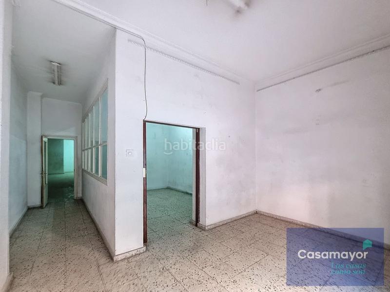 Foto c1ef8574-3729-4bfb-90df-1abe26c2d1c5. Local comercial en calle de los doscientos 27 en Benalúa Alicante