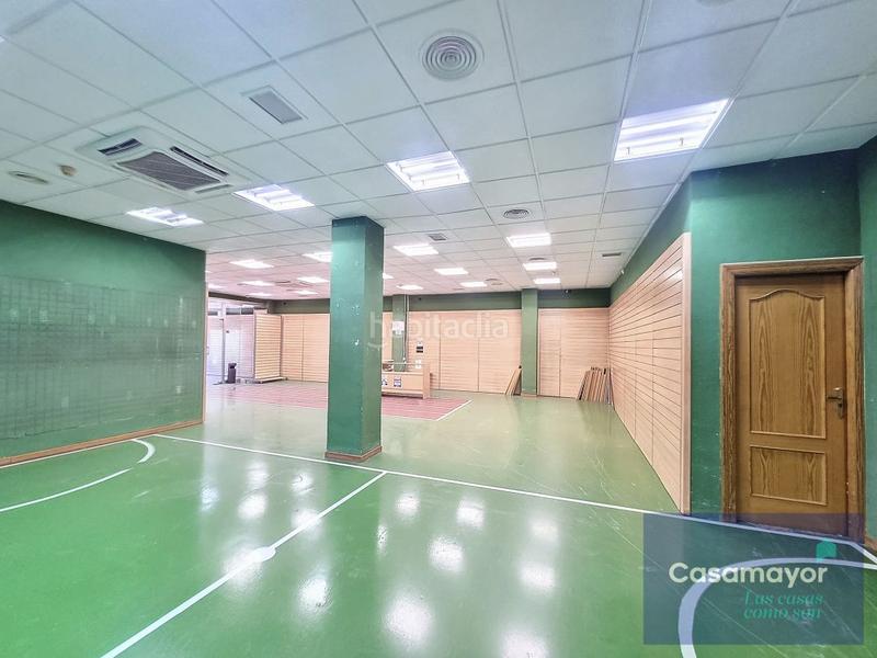 Foto b3489dd2-2f8a-41f2-9c06-e67eaa9559de. Lloguer local comercial a San Blas Alicante