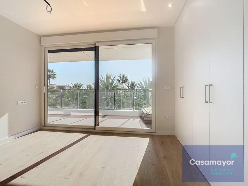 Foto 183d1123-ab6e-46ea-9432-a3ce9d036ab2. Piso en venta piso en edificio emblemático en la explanada en Alicante