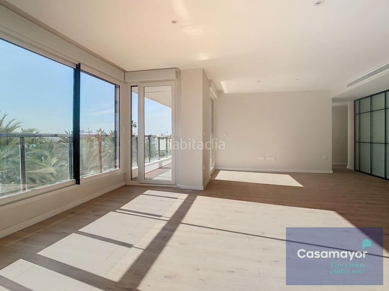 Foto 25aab023-a9e7-432b-a139-cb9e5ed678c6. Piso en venta piso en edificio emblemático en la explanada en Alicante