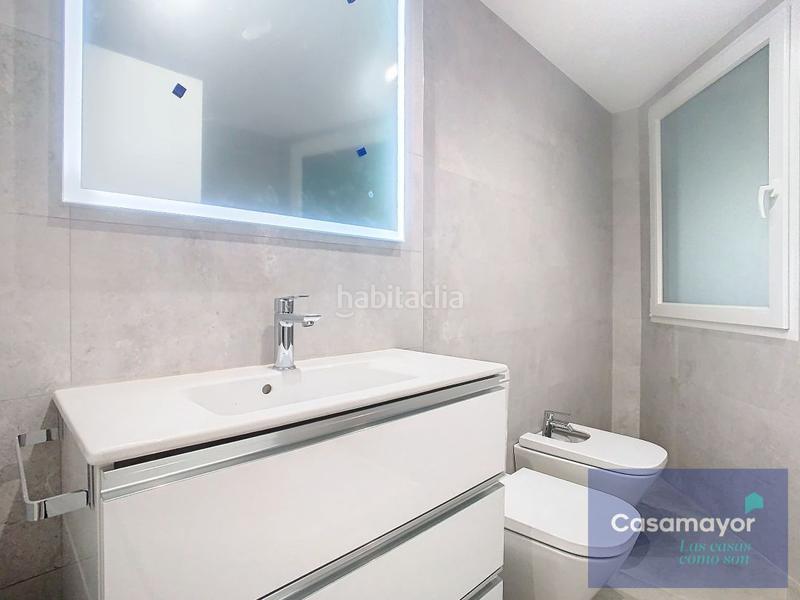 Foto 60106b18-629c-41ac-b03e-e54ad188cc77. Piso en venta piso en edificio emblemático en la explanada en Alicante