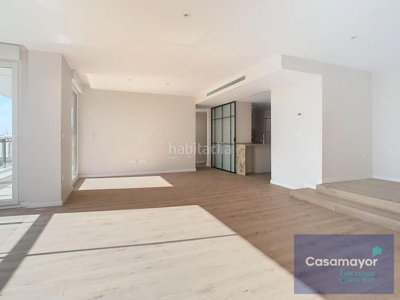 Foto c39f73d1-056f-4ea3-99f1-b55e191a1ed2. Piso en venta piso en edificio emblemático en la explanada en Alicante