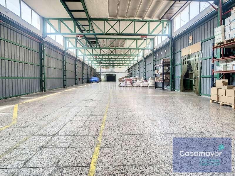 Foto 2a91ecda-cfd4-416e-8122-c49806e4f7ed. Alquiler nave industrial  en alquiler y venta, en dos alturas, con entreplanta para uso oficinas, muy luminosa, ubicada en polígono dentro d en Alicante