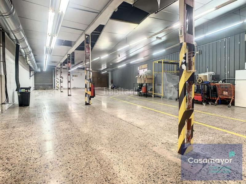 Foto 339f8367-9e43-41a2-a3b8-bfecd97a3a5e. Alquiler nave industrial  en alquiler y venta, en dos alturas, con entreplanta para uso oficinas, muy luminosa, ubicada en polígono dentro d en Alicante