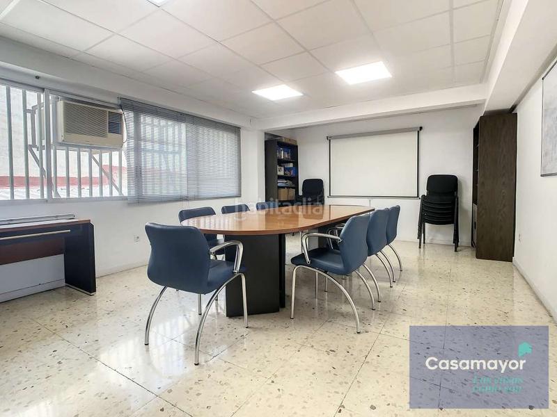 Foto 40d4c9ca-c87c-4a4f-9e5a-db21f68cb3de. Alquiler nave industrial  en alquiler y venta, en dos alturas, con entreplanta para uso oficinas, muy luminosa, ubicada en polígono dentro d en Alicante