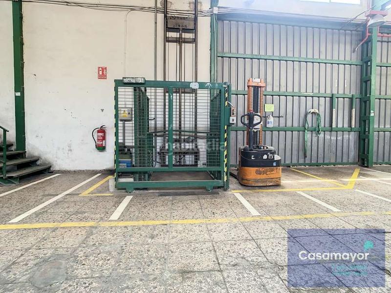 Foto 674d95bd-dc11-4c2c-adbb-afea68c122ce. Alquiler nave industrial  en alquiler y venta, en dos alturas, con entreplanta para uso oficinas, muy luminosa, ubicada en polígono dentro d en Alicante