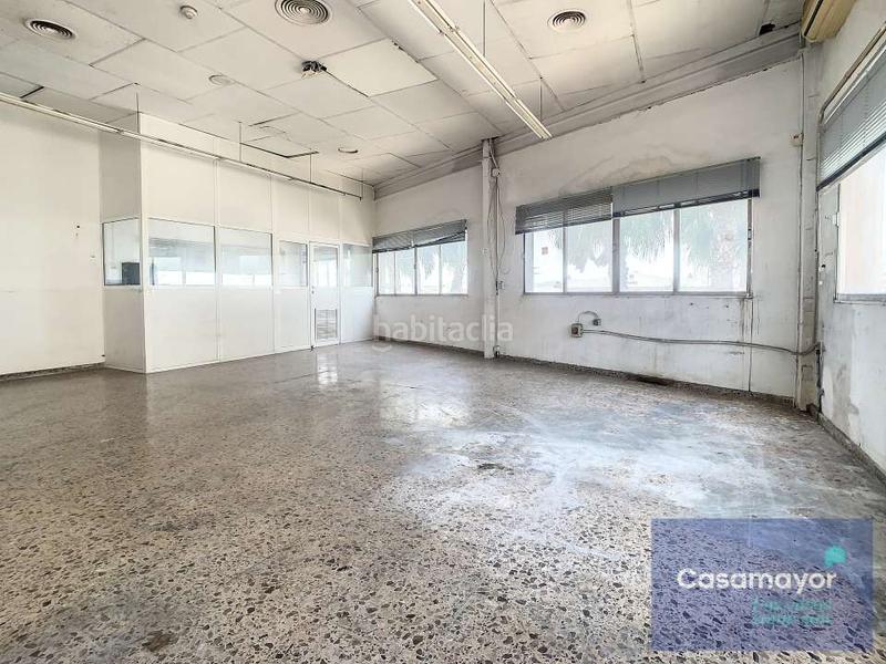 Foto b6533c36-f040-40bf-adb5-221c21584cfa. Alquiler nave industrial  en alquiler y venta, en dos alturas, con entreplanta para uso oficinas, muy luminosa, ubicada en polígono dentro d en Alicante