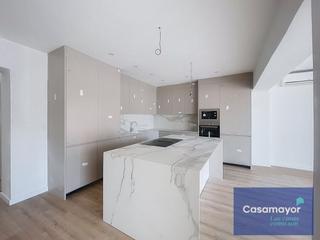 Appartement  Calle reyes católicos. Vivienda de 3 dormitorios y 2 baños reformada a estrenar, en ple