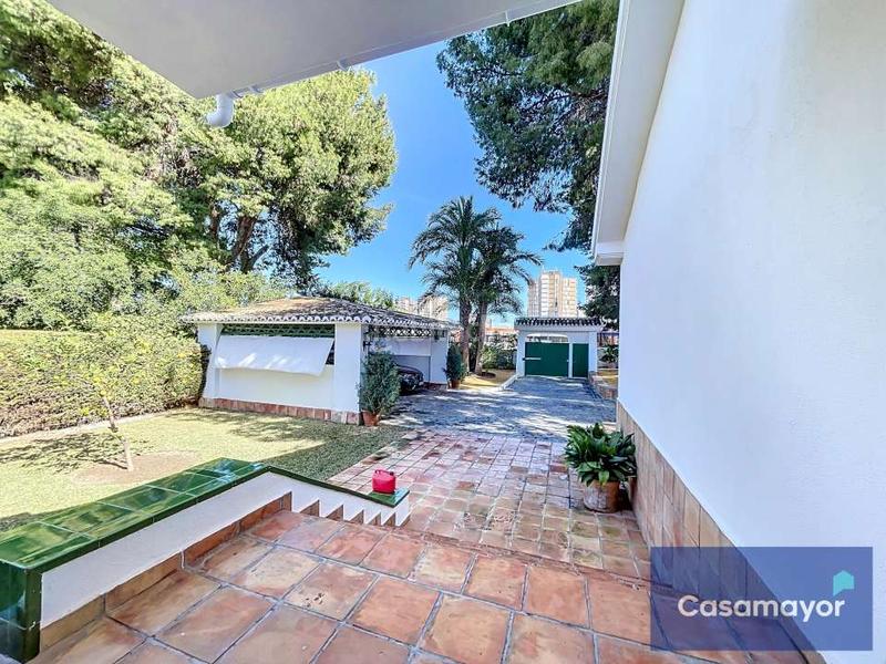 Foto 090a3ce2-8516-4b2f-8991-1766a659c0c4. Xalet amb calefacció aparcament piscina a Vistahermosa Alicante