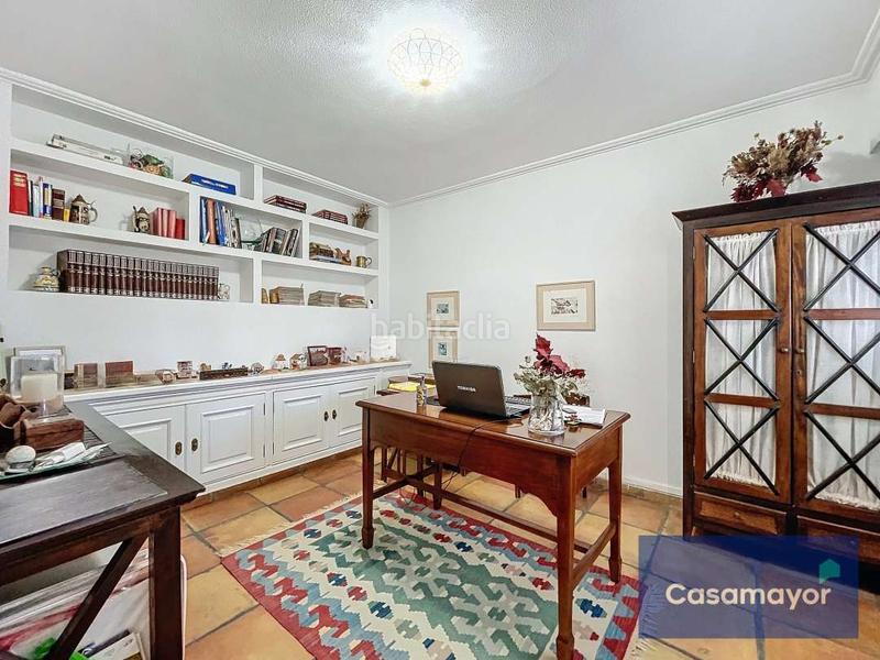 Foto 3cbc681a-e09e-49c7-8bd6-9d6e304c9afc. Xalet amb calefacció aparcament piscina a Vistahermosa Alicante