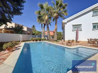 Chalet  Calle de la encina. Chalet independiente a la venta en vistahermosa