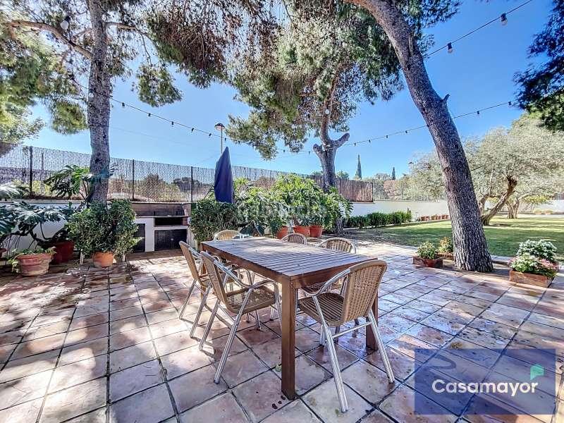 Foto a707c7d8-f731-49f5-91bd-687f79d5c510. Xalet amb calefacció aparcament piscina a Vistahermosa Alicante