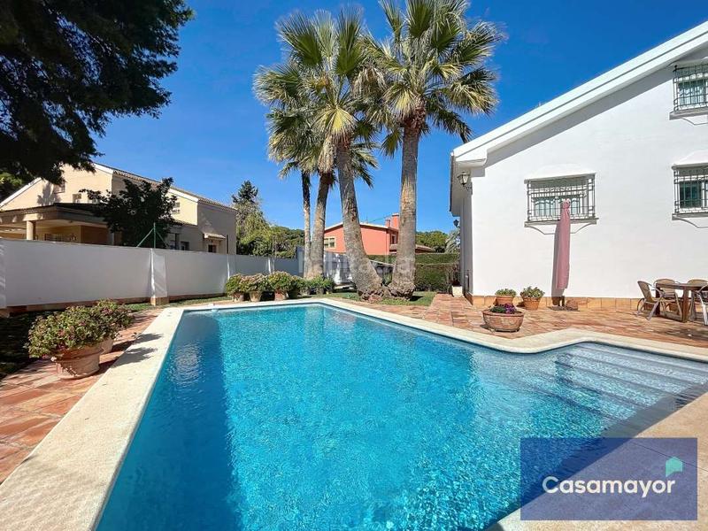 Foto c816fe21-82b3-4a15-bb24-11ef6294d90c. Xalet amb calefacció aparcament piscina a Vistahermosa Alicante