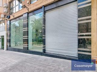 Lloguer Local Comercial  Avinguda general marvá. Local comercial en venta y alquiler con una superficie de 525 m2