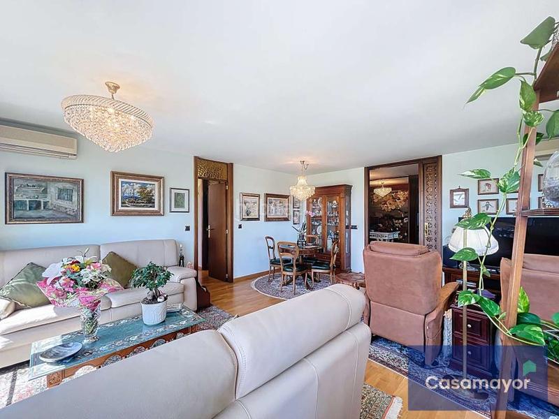 Foto f1db4126-eabc-4b62-a3e0-9fe5fba44aec. Pis amb calefacció a Casco Antiguo - Sta. Cruz - Ayuntamiento Alicante