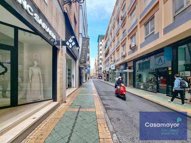 Foto ececf655-c19f-42b8-ba66-0ffbd3f5ec56. Locale commerciale in Barrio del Centro Alicante