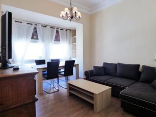 Location Appartement  Calle del medico pascual perez. Piso de techos altos en alquiler en el centro de alicante