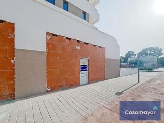 Location Local commercial  Carrer joaquim gonzàlez i caturla. Local comercial en alquiler en zona de nou nazareth