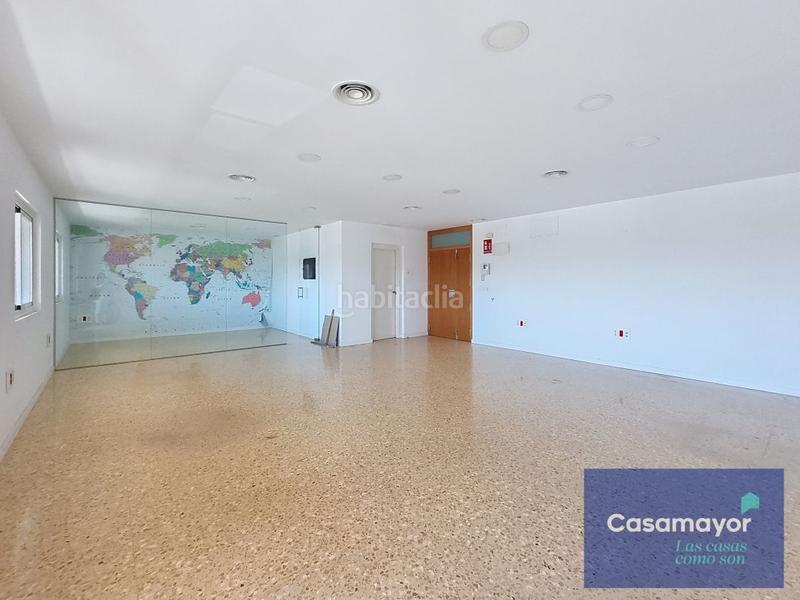 Foto 0d220f73-9970-4748-b5a4-2b63be04bec7. Alquiler oficina  comercial en venta y alquiler situada en elche parque empresarial en Elche / Elx