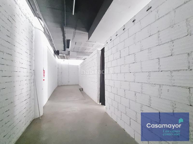 Foto 3e1a4ac3-7aa3-4b43-9c22-ba99eb34d29a. Alquiler local comercial bajo comercial en venta y alquiler situado en elche parque empresarial en Elche / Elx
