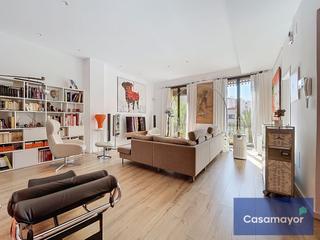 Appartamento  Plaza músico óscar tordera iñesta. A la venta vivienda de techos altos recién reformada.