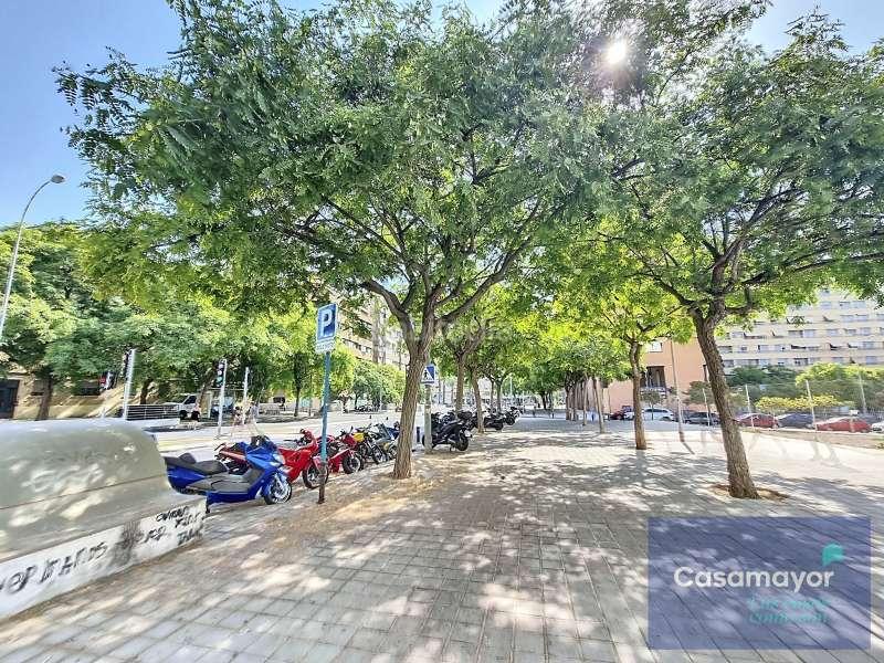 Foto 11103792-dfb1-4c9a-9742-86723a0a329e. Alquiler local comercial  en alquiler situado en la avda. catedrático soler en Alicante