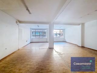 Rent Office space  Carrer italia. Económica oficina comercial en alquiler