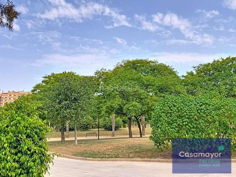 Foto 8f486b6a-c55c-49ea-8fb0-0a20fbd7e889. Piso  en venta con urbanización y vistas despejadas en Alicante