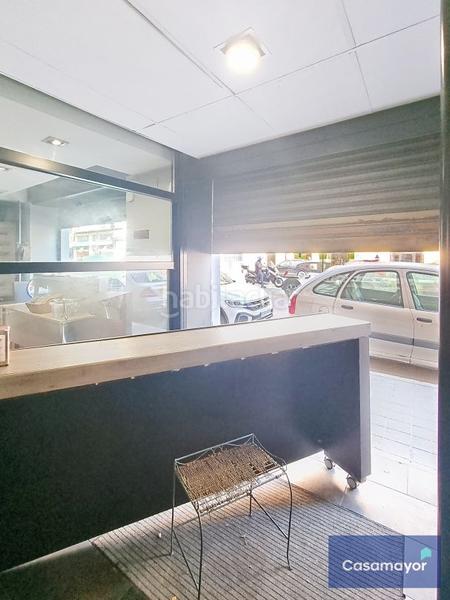 Foto 111581f2-c23b-4f57-989d-a7e77c8f6708. Alquiler local comercial local con licencia de bar con música en av. aguilera en Alicante