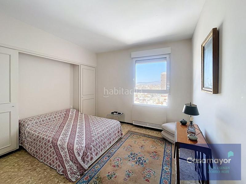 Foto 38d13618-d690-46f8-801a-49b3d41dab57. Piso vivir en las alturas elegancia, luz y vistas inigualables en Alicante