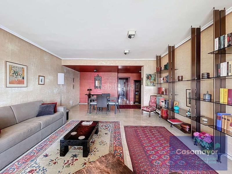Foto 4a6c495f-c102-40f7-89a4-c8fc17db23d1. Piso vivir en las alturas elegancia, luz y vistas inigualables en Alicante