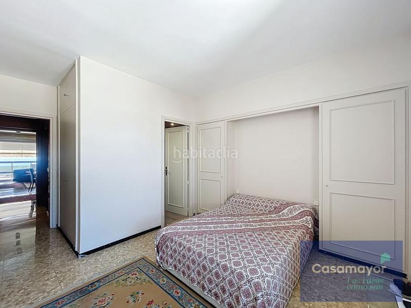Foto 7d8c4cbe-b60f-4a50-bfbd-08c4a2d987ad. Piso vivir en las alturas elegancia, luz y vistas inigualables en Alicante
