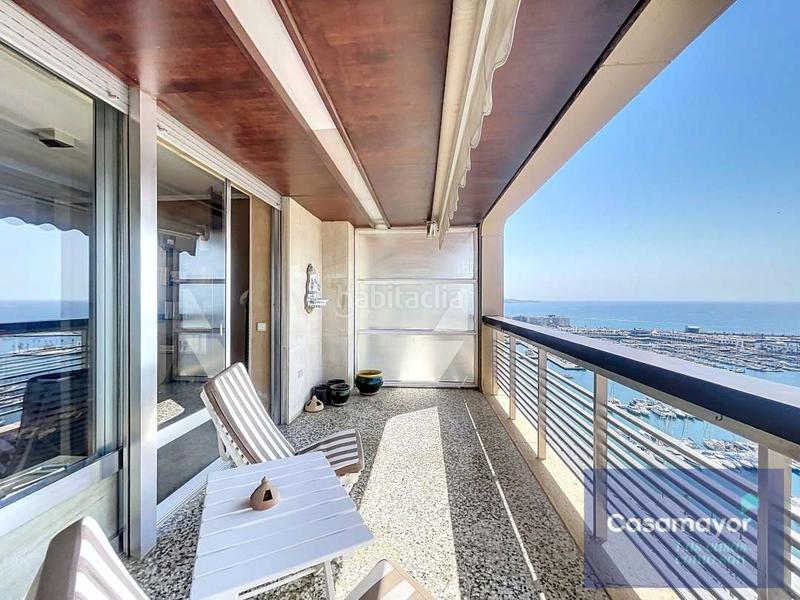 Foto ea68e0cb-1723-45f4-914e-ca9212506752. Piso vivir en las alturas elegancia, luz y vistas inigualables en Alicante