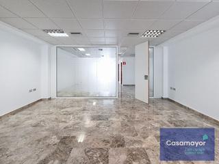 Miete Büro  Calle reyes católicos. Oficina en alquiler en el corazón comercial de alicante con posi