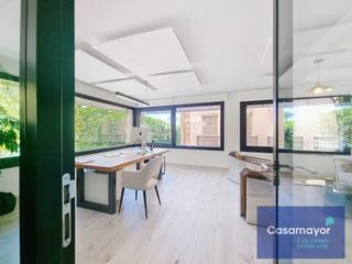 Location Bureau à Casco Antiguo - Sta. Cruz - Ayuntamiento. Entreplanta comercial en alquiler con una superficie de 295 m2