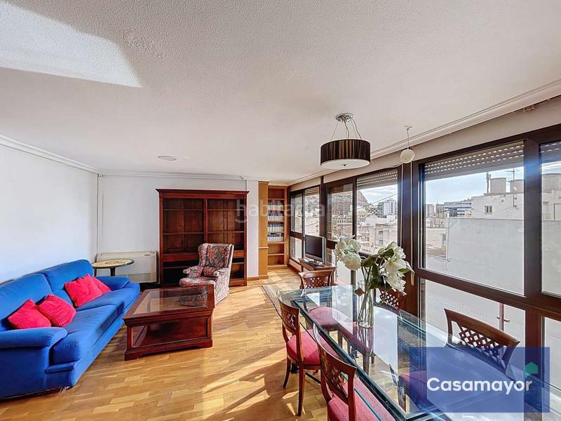 Foto d4677567-8919-429c-b8db-85fbab360621. Location appartement dans Mercado Alicante