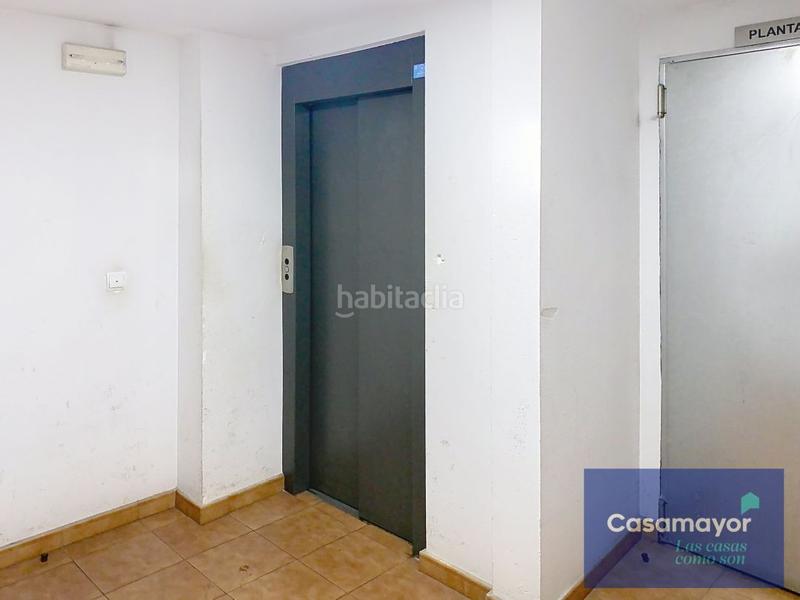 Foto 1949876b-06a5-4642-a854-9d52e1a6c4b5. Aparcament cotxe a Mercado Alicante