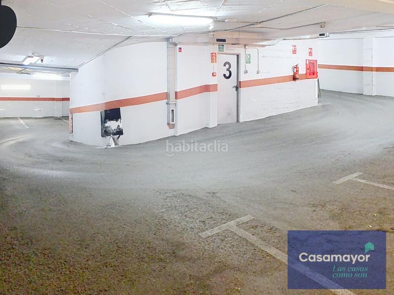 Foto c513f48c-80e3-4a2a-85ea-773a954a4b6a. Aparcament cotxe a Mercado Alicante